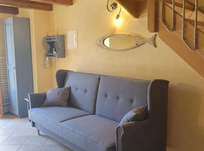 House Tuna * Ustrine