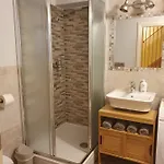 House Tuna * Ustrine