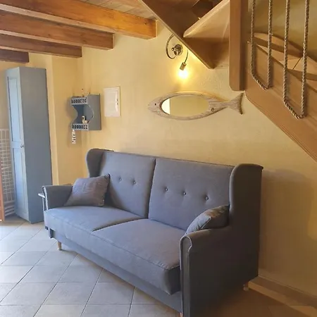 House Tuna * Ustrine