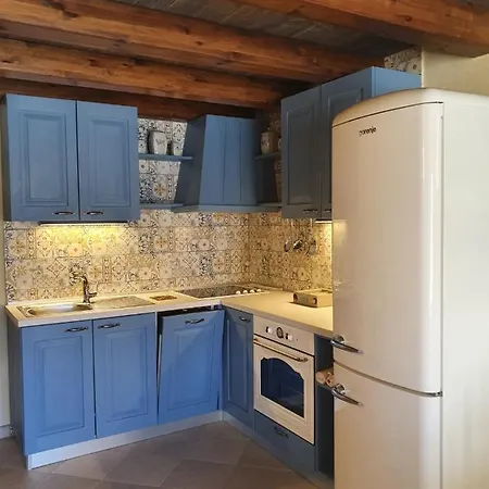 House Tuna Apartment Ustrine